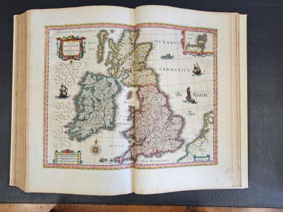 Le Theatre Du Monde (Blaeu's Atlas), open to the map of Britain and Ireland